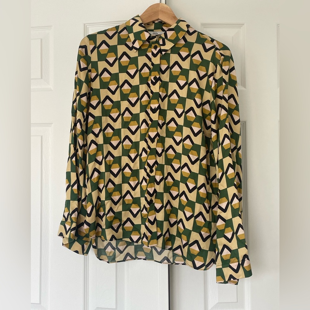 Zara Green and Yellow Graphic Button Down Shirt